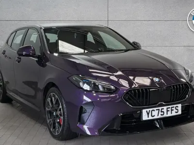 Begagnad BMW 120 M Sport 168 HK (123 kW) 2025 Lila Halvkombi