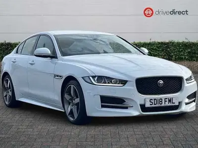 Gebraucht Jaguar XE R-Sport 180 PS (132 kW) 2018 Weiß Limousine