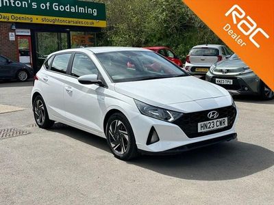 Używany Hyundai i20 SE 100 KM (73 kW) 2023 Biały Hatchback