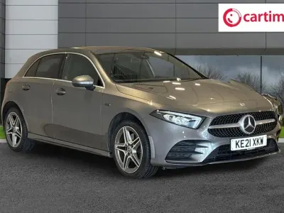Usado Mercedes A250 AMG line 218 HP (160 kW) 2021 Cinzento Citadino