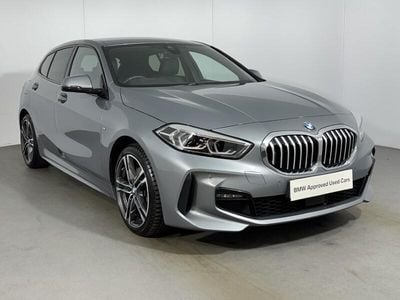Usado BMW 118 M Sport 134 HP (98 kW) 2023 Cinzento Citadino