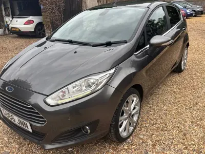 Używany Ford Fiesta Titanium 2016 Szary Hatchback