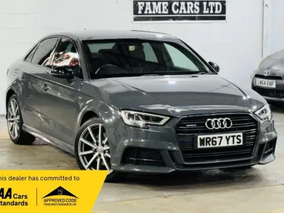 Usado Audi A3 Black Edition 184 HP (135 kW) 2017 Cinzento Sedan