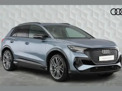 Usado Audi Q4 e-tron Advanced 219 kW (299 HP) 2023 Azul SUV