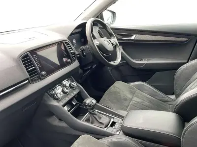 Usado Skoda Karoq SE L 150 CV (110 kW) 2023 Negro SUV