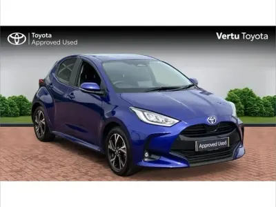 Used Toyota Yaris Design 116 HP (85 kW) 2025 Blue Hatchback