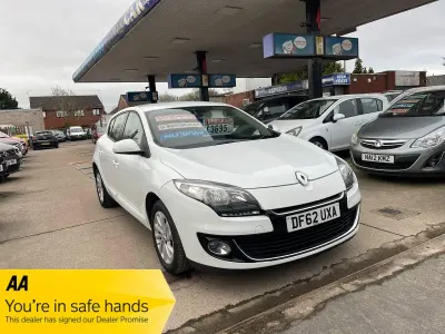 Used Renault Mégane Dynamique 110 HP (80 kW) 2013 White Hatchback