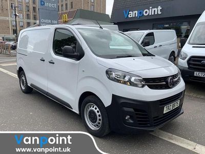 Second-hand Vauxhall Vivaro S 145 CP (106 kW) 2022 Alb Monovolum