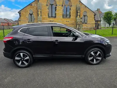Used Nissan Qashqai N-Connecta 110 HP (80 kW) 2016 Black SUV