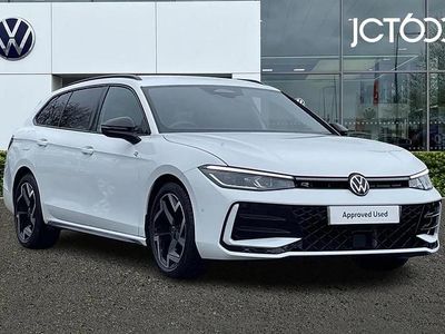 New VW Passat R-line 147 HP (108 kW) 2025 White Estate