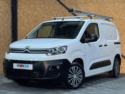 Used Citroën Berlingo 100 HP (73 kW) 2020 White MPV