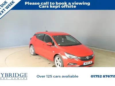 Used Vauxhall Astra SRi 100 HP (73 kW) 2018 Red Hatchback