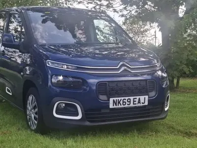 Używany Citroën Berlingo Feel 2020 Niebieski Minivan