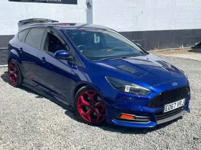 Used Ford Focus ST 250 HP (183 kW) 2017 Blue Hatchback