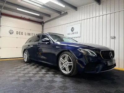 Usado Mercedes E220 AMG Line Premium 2016 Azul Familiar
