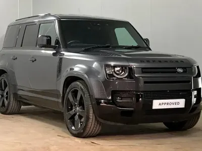 Usado Land Rover Defender HSE Dynamic 296 CV (217 kW) 2023 Gris SUV
