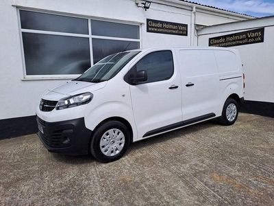 Second-hand Vauxhall Vivaro S 145 CP (106 kW) 2022 Alb Monovolum