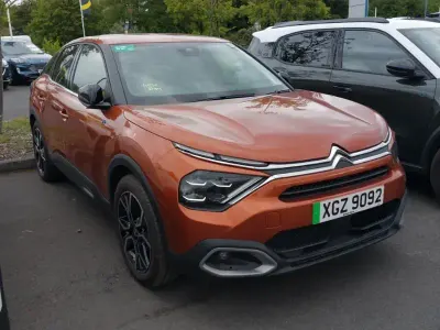 Używany Citroën e-C4 Shine 100 kW (136 KM) 2022 Brązowy Hatchback