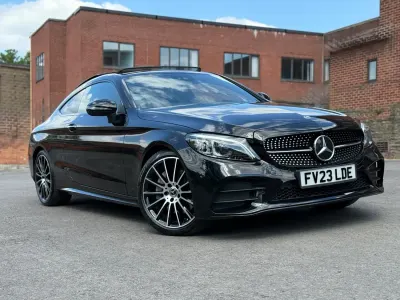 Second-hand Mercedes C300 AMG line 270 CP (198 kW) 2023 Negru Coupe