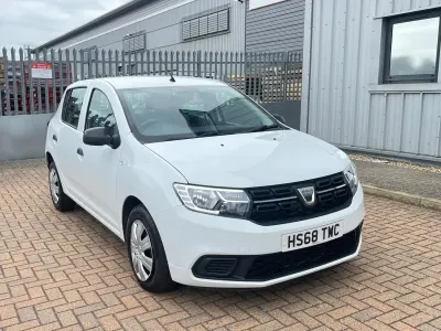 Begagnad Dacia Sandero Essentiel 2019 Vit Halvkombi