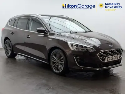Używany Ford Focus Vignale 182 KM (133 kW) 2019 Purpurowy Kombi