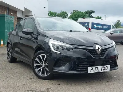 Used Renault Clio Iconic 140 HP (102 kW) 2021 Black Hatchback