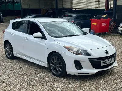 Used Mazda 3 Edition 103 HP (75 kW) 2012 White Hatchback
