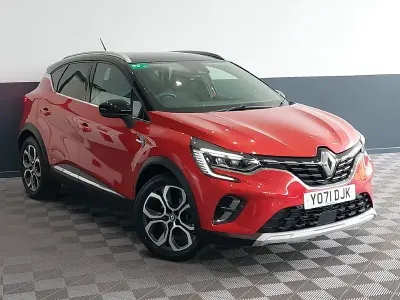 Used Renault Captur Version S 143 HP (105 kW) 2021 Red/black SUV