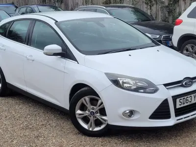 Gebraucht Ford Focus Zetec 2013 Weiß Kleinwagen