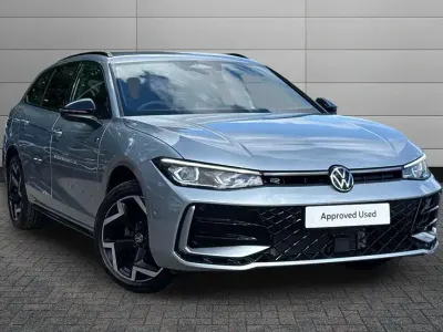 New VW Passat R-line 148 HP (108 kW) 2026 Oyster silver Estate