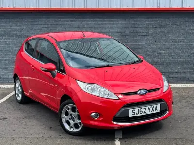 Used Ford Fiesta Zetec 82 HP (60 kW) 2012 Red Hatchback