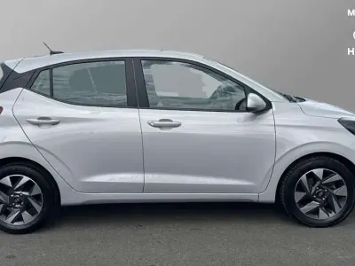 Gebraucht Hyundai i10 Advanced 63 PS (46 kW) 2025 Grau Kleinwagen
