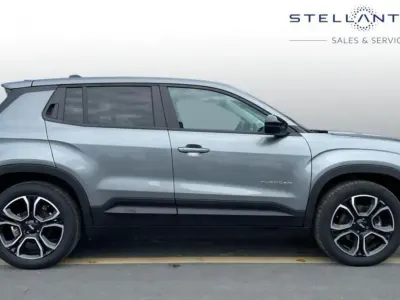 Begagnad Jeep Avenger EV Summit 113 kW (154 HK) 2025 Grå SUV