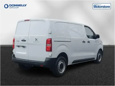 Used Peugeot Expert Premium 142 HP (104 kW) 2024 White Van