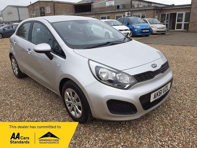 Used Kia Rio Air 85 HP (62 kW) 2011 Silver Hatchback
