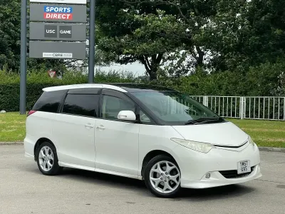 Used Toyota Estima 170 HP (125 kW) 2019 White MPV