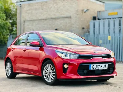 Begagnad Kia Rio 84 HK (61 kW) 2017 Röd Halvkombi