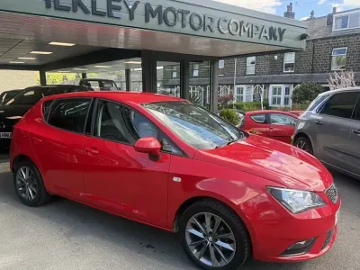 Begagnad Seat Ibiza I-Tech 105 HK (77 kW) 2015 Röd Halvkombi