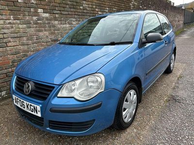Begagnad VW Polo 65 HK (47 kW) 2006 Blå Halvkombi
