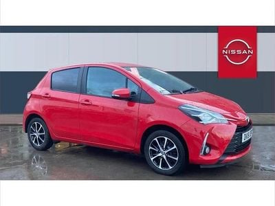 Used Toyota Yaris 111 HP (81 kW) 2018 Red Hatchback