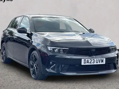 Używany Vauxhall Astra 130 KM (95 kW) 2023 Czarny Hatchback