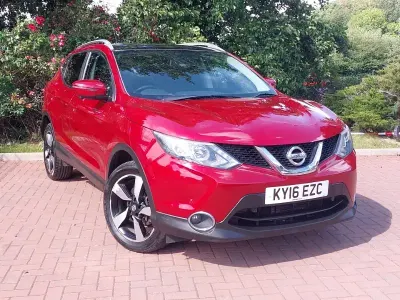 Used Nissan Qashqai N-TEC 130 HP (95 kW) 2016 Red SUV