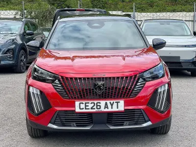 Nouă Peugeot 2008 GT 129 CP (94 kW) 2026 Roșu SUV