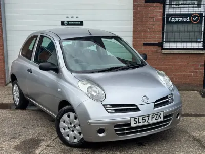 Begagnad Nissan Micra 2007 Silver Halvkombi