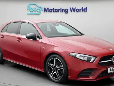 Begagnad Mercedes A180 Executive 136 HK (100 kW) 2022 Röd Halvkombi