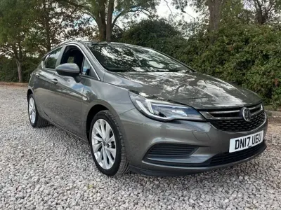 Used Vauxhall Astra Design Edition 125 HP (91 kW) 2017 Grey Hatchback
