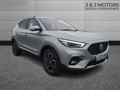 Usado MG ZS Exclusive 111 CV (81 kW) 2023 Plateado SUV