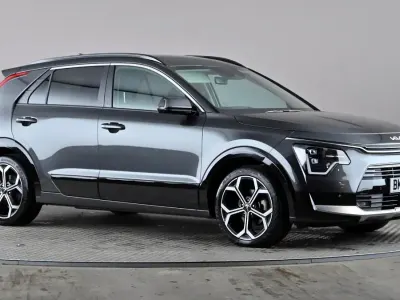 Gebraucht Kia Niro 139 PS (102 kW) 2023 Grau SUV