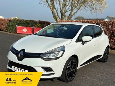 Used Renault Clio IV Dynamique 90 HP (66 kW) 2017 White Hatchback