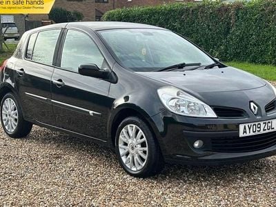 Black Used 2009 Renault Clio II Dynamique Hatchback | £2,499 (Fair price)